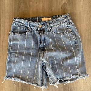 PacSun Denim Stripe Mom Jean Shorts size 26